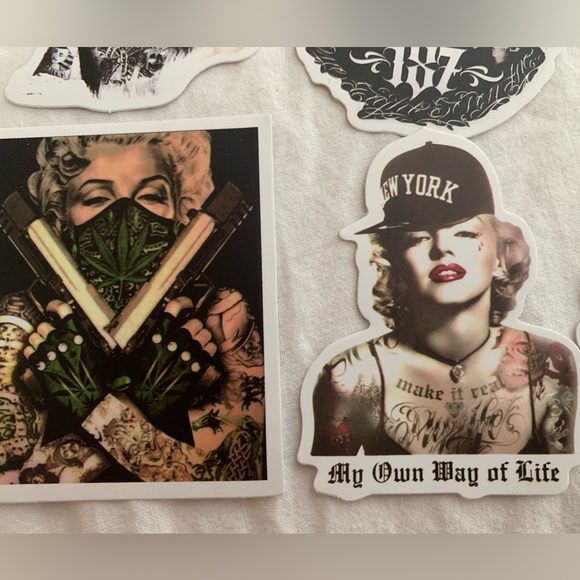 FREE w/$30+ purchase - 6 sticker set - Marilyn Monroe - Picture 4 of 4